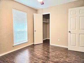 4231 SOUTHCHASE Lane, Houston TX 77014