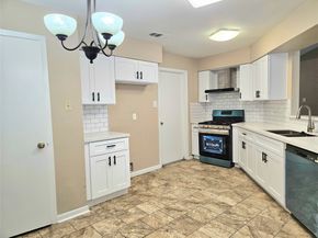 4231 SOUTHCHASE Lane, Houston TX 77014