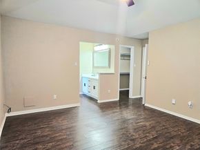 4231 SOUTHCHASE Lane, Houston TX 77014