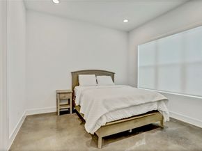 1104 Ennis Street, Houston TX 77003