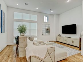 1104 Ennis Street, Houston TX 77003
