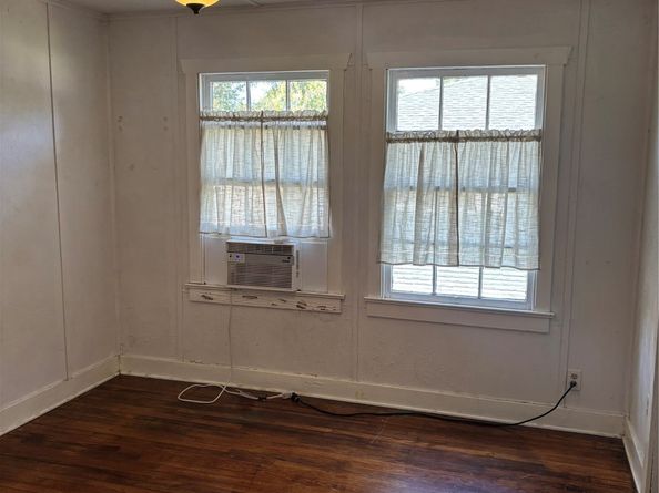404 Commerce Street, Tomball TX 77375