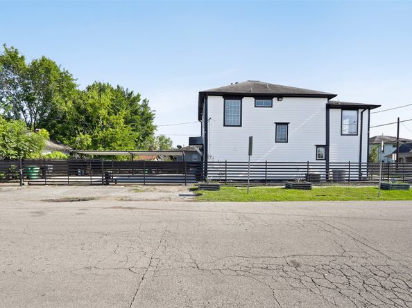 2120 Fulton Street 1, Houston TX 77009