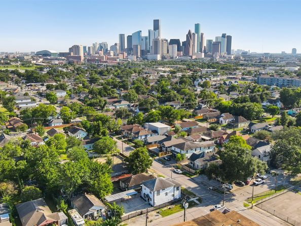 2120 Fulton Street 1, Houston TX 77009