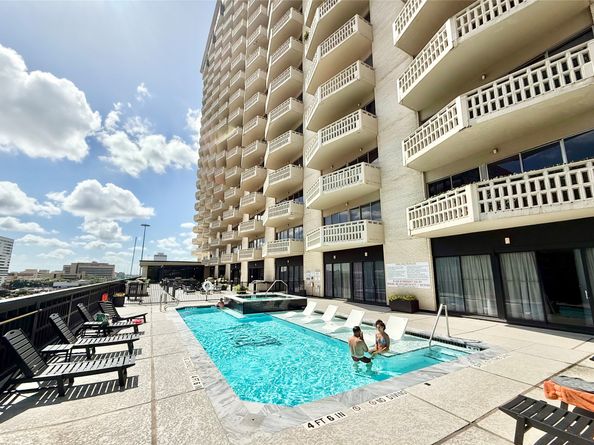 2016 Main Street 902, Houston TX 77002