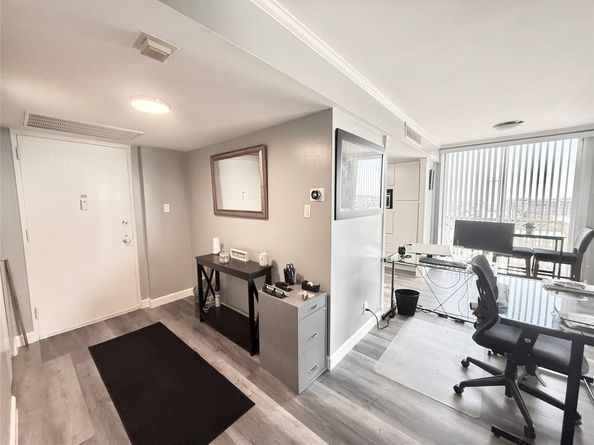 2016 Main Street 902, Houston TX 77002
