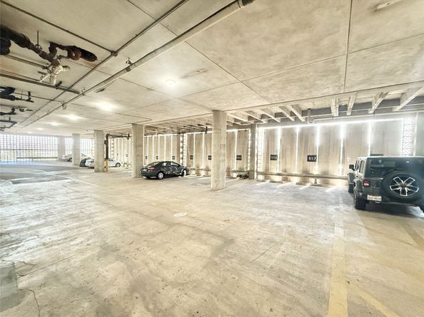 2016 Main Street 902, Houston TX 77002