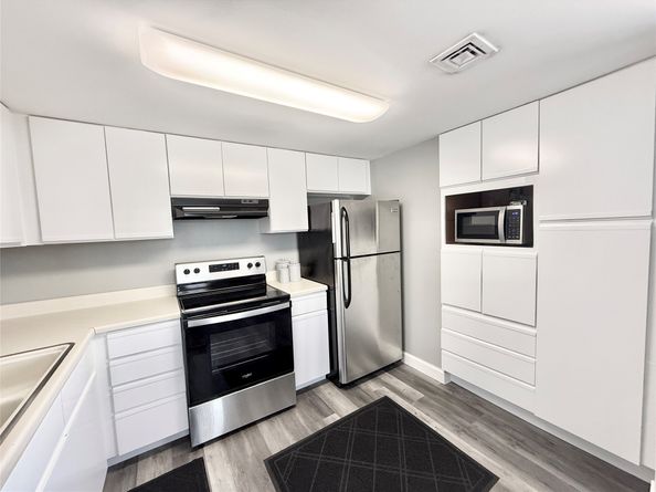 2016 Main Street 902, Houston TX 77002