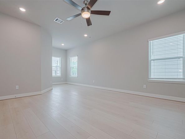 8933 Grovner Place, Houston TX 77055
