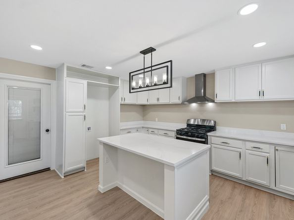 7413 W Knoll Street, Houston TX 77028