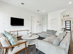 1010 Waltway Drive, Houston TX 77008