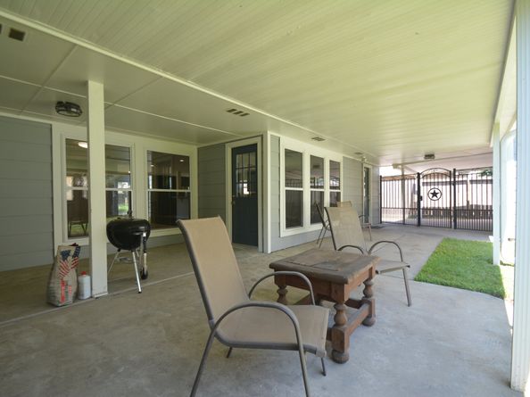 2906 Shadowdale Drive, Houston TX 77043