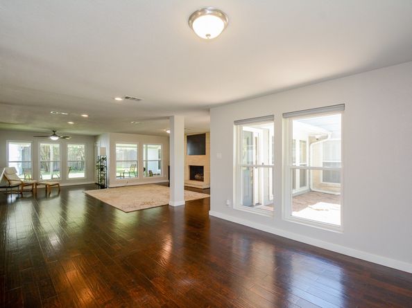 2906 Shadowdale Drive, Houston TX 77043