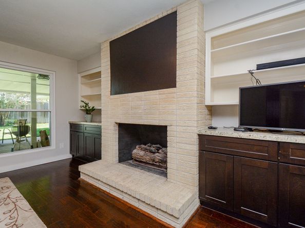 2906 Shadowdale Drive, Houston TX 77043