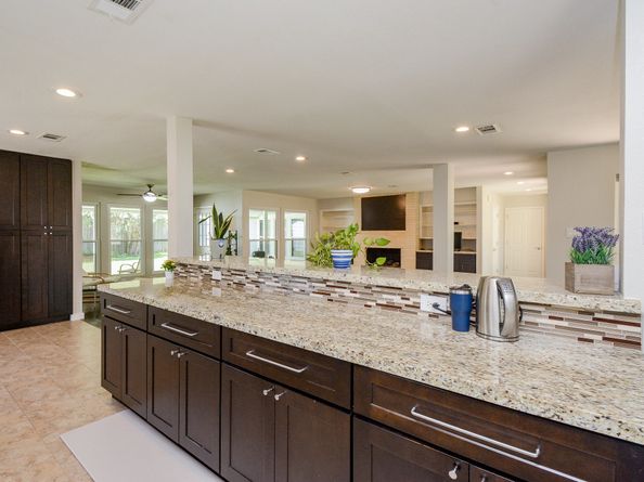 2906 Shadowdale Drive, Houston TX 77043