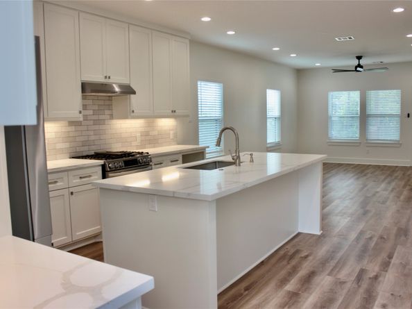 5217 Pickfair Street, Houston TX 77026