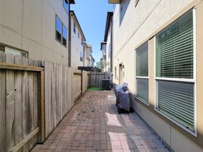 432 N Live Oak Street, Houston TX 77003