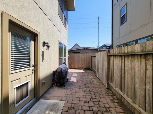 432 N Live Oak Street, Houston TX 77003