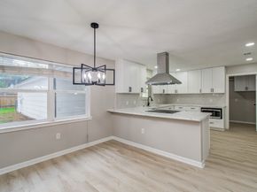 4735 Theall Road, Houston TX 77066
