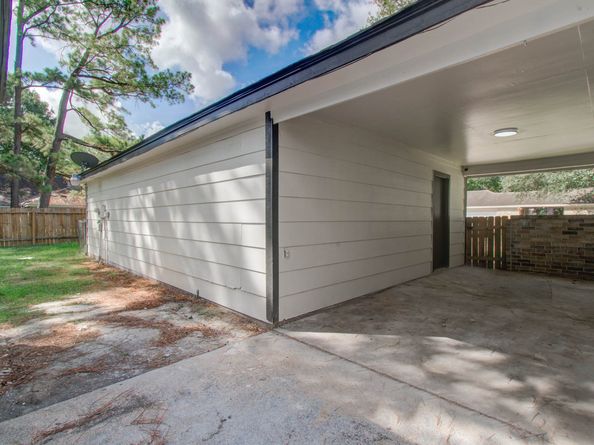 4735 Theall Road, Houston TX 77066