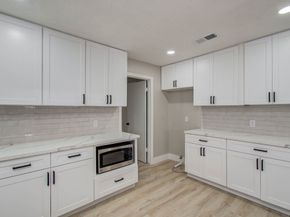 4735 Theall Road, Houston TX 77066