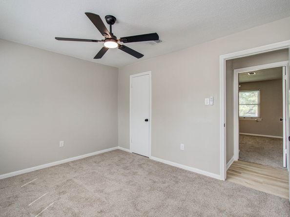 4735 Theall Road, Houston TX 77066