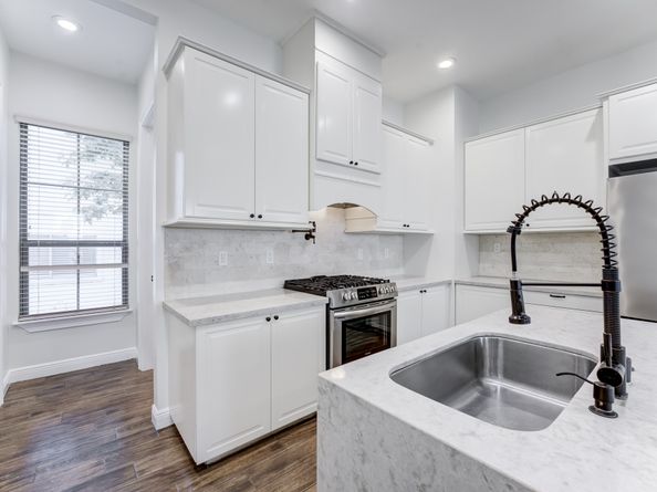 2 E Wavy Oak Circle, Spring TX 77381