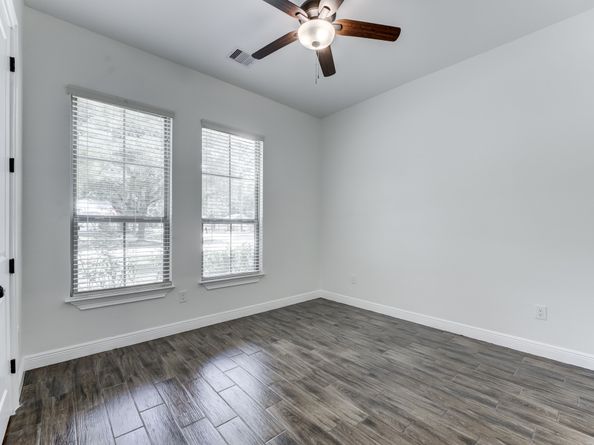 2 E Wavy Oak Circle, Spring TX 77381