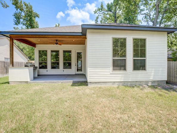 2 E Wavy Oak Circle, Spring TX 77381