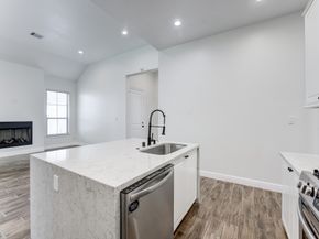 2 E Wavy Oak Circle, Spring TX 77381