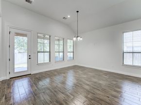 2 E Wavy Oak Circle, Spring TX 77381