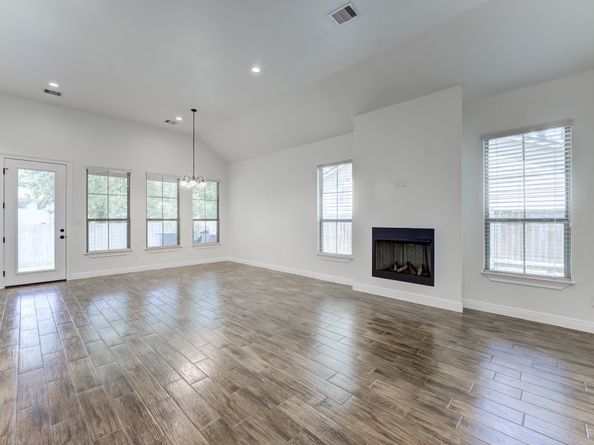 2 E Wavy Oak Circle, Spring TX 77381