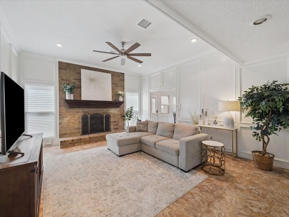 2923 Forest Garden Drive, Houston TX 77345
