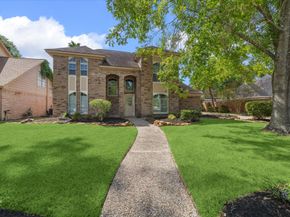 2923 Forest Garden Drive, Houston TX 77345