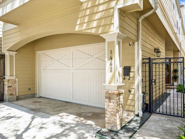 1442 Lawrence Street, Houston TX 77008