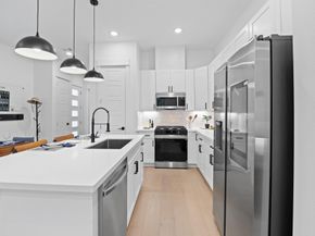 322 Neyland Street, Houston TX 77022