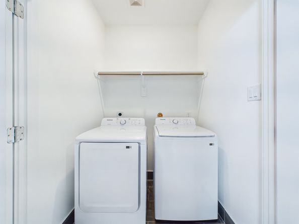 322 Neyland Street, Houston TX 77022