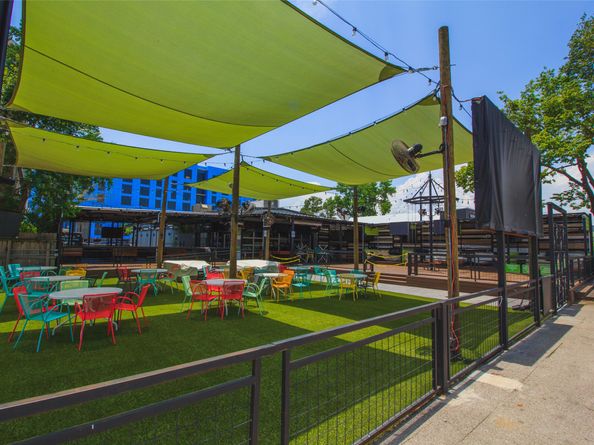 322 Neyland Street, Houston TX 77022