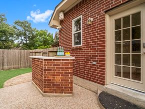 22 Royal Ridge Place, The Woodlands TX 77382