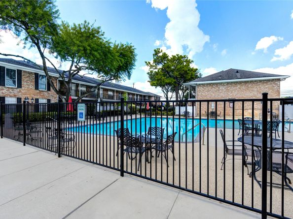 14333 Memorial Drive 44, Houston TX 77079