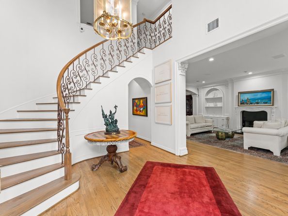 2222 Nantucket Drive B, Houston TX 77057