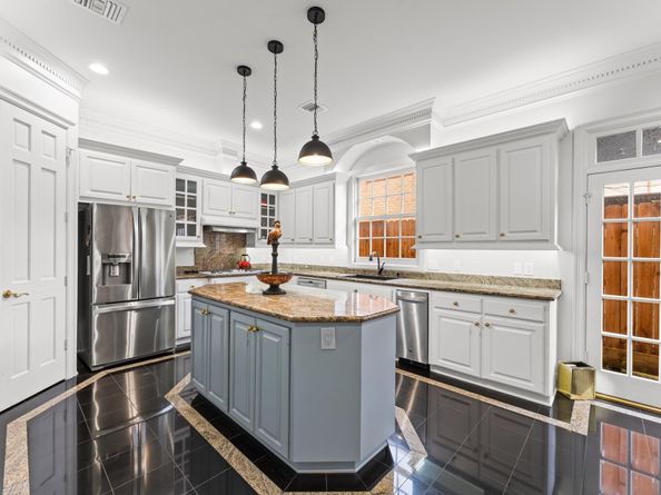 2222 Nantucket Drive B, Houston TX 77057