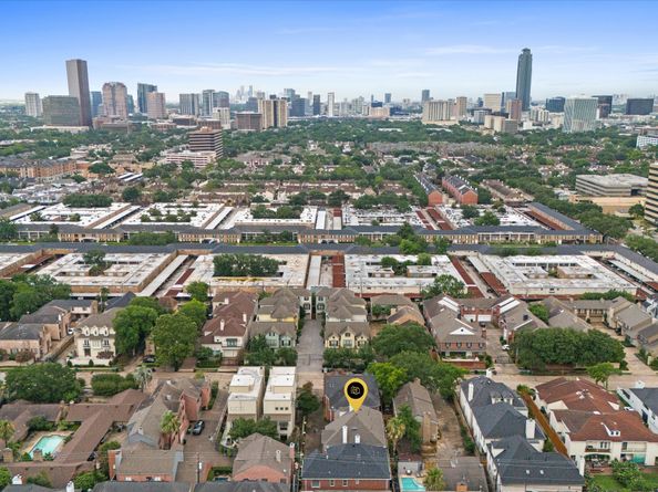 2222 Nantucket Drive B, Houston TX 77057