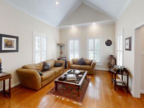 1327 Ashland Street, Houston TX 77008