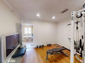 1327 Ashland Street, Houston TX 77008