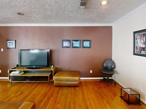 1327 Ashland Street, Houston TX 77008