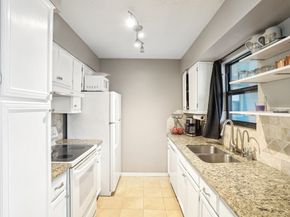 101 Stratford Street 103, Houston TX 77006