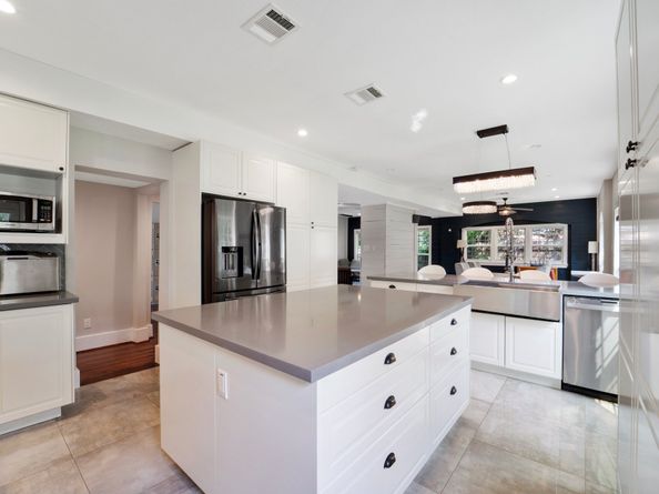 3222 Oakmont Street, Houston TX 77021