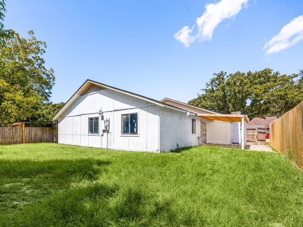 5831 Longforest Drive, Houston TX 77088