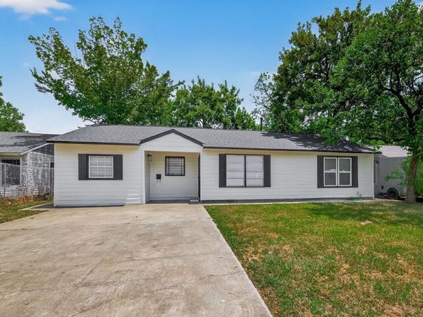 7023 Crestmont Street, Houston TX 77033